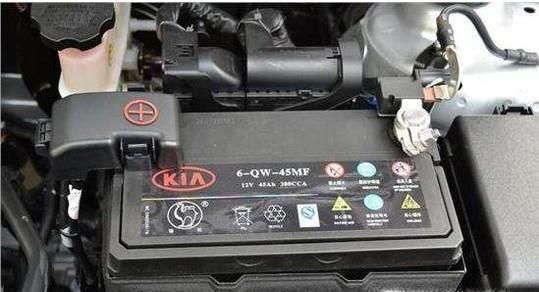 怎样给“电瓶没电”的车“搭电”？