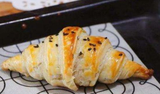 烤箱烤牛角包的温度和时间
