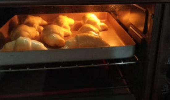 烤箱烤牛角包的温度和时间