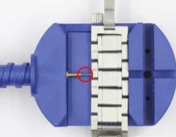 天梭表带怎么拆