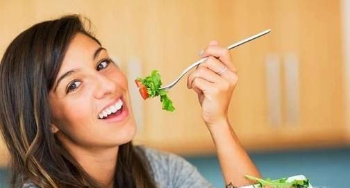 怎么解决吃完饭就特别困的情形？