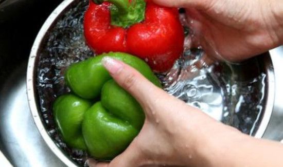 酒精喷蔬菜上能吃吗