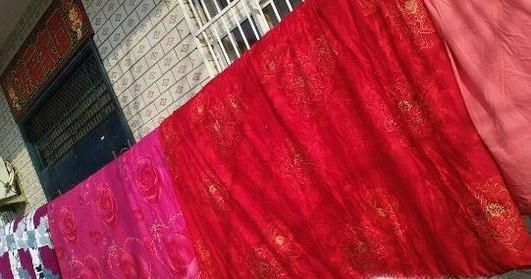 如何正确使用樟脑丸？衣服有樟脑丸味道怎么办？