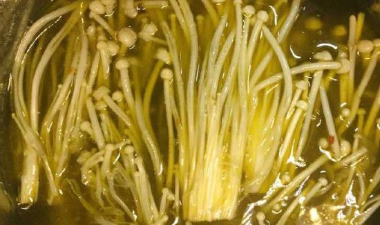 煮熟的金针菇第二天可以吃吗