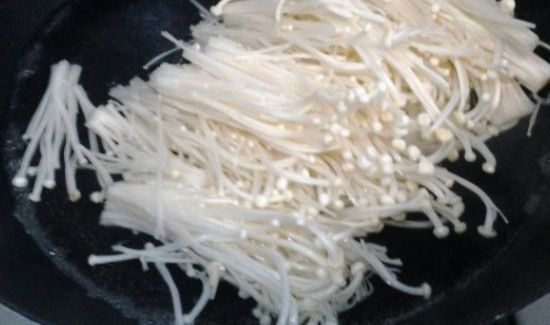 煮熟的金针菇第二天可以吃吗