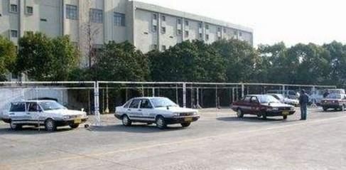 大学生考驾照，什么时间最合适？会是大二吗？