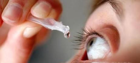 怎么办眼睫毛进眼睛里出不来了