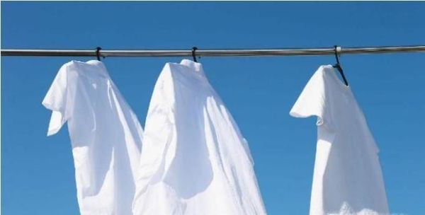 白衣服去污渍妙招 超实用