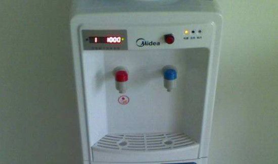 饮水机晚上要关吗