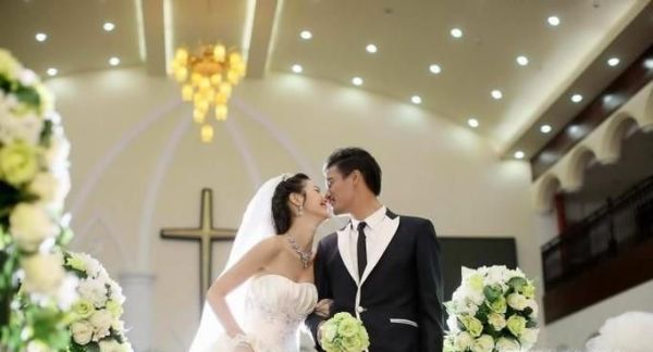 如何挑选结婚钻戒?结婚钻戒什么牌子好?