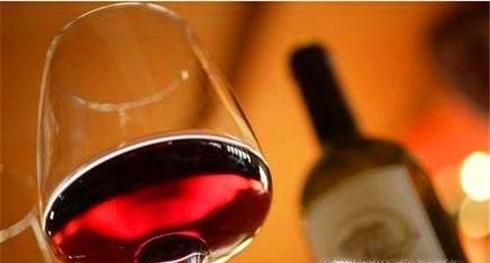 新手如何挑选葡萄酒；买红酒要注意什么