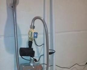 如何给太阳能热水器加增压泵?