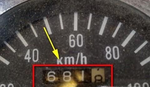 怎样看摩托车里程表