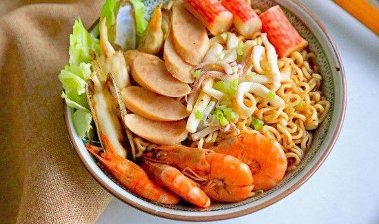微波炉泡面用冷水能开么