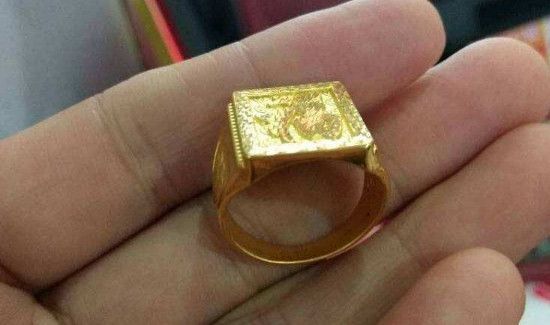 金戒指戴左手还是右手