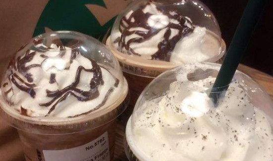 摩卡上面的奶油怎么吃