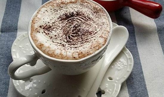 摩卡上面的奶油怎么吃