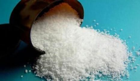 怎样清洗白衣服上的酱油渍