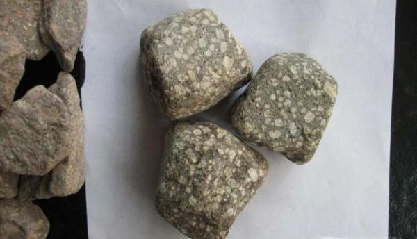 如何鉴别麦饭石