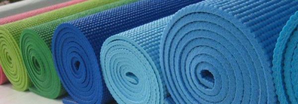 瑜伽垫哪面朝上