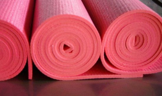 瑜伽垫哪面朝上