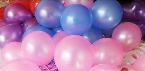 婚房气球怎么粘到房顶