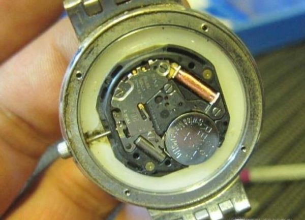 怎么给电子表换电子