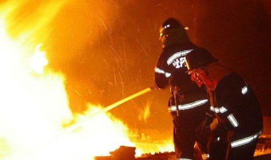 精密仪器着火用什么灭火