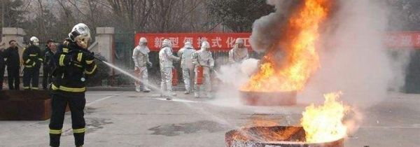 精密仪器着火用什么灭火