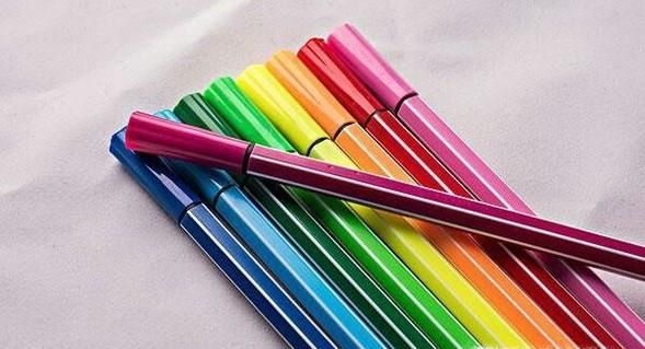 水彩笔留在白衣服上的印记如何清洗