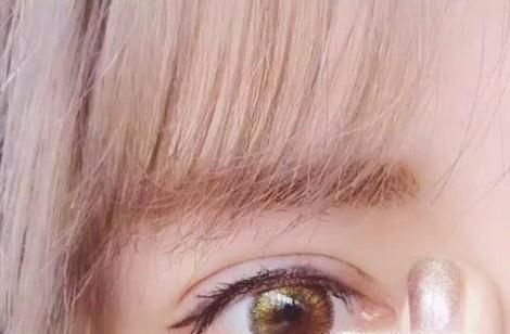 戴美瞳有异物感怎么办