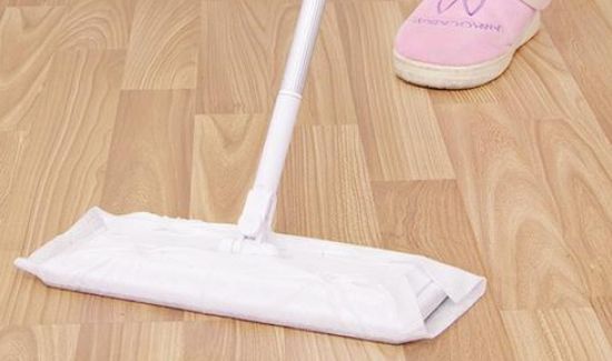 为什么地板上会很多的水?