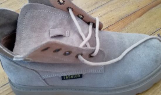 长筒靴怎么系鞋带