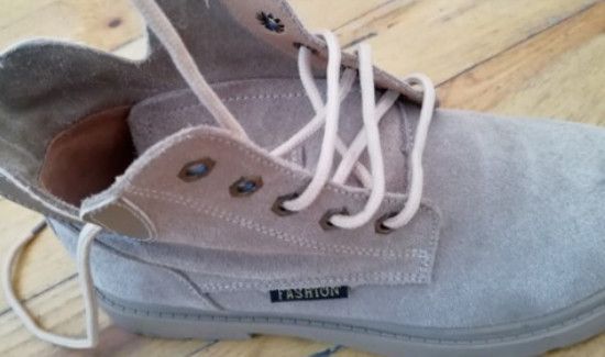 长筒靴怎么系鞋带