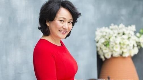 要成为一个从容的中年女人，需要做哪些准备？