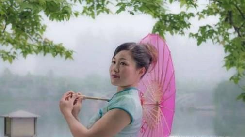 要成为一个从容的中年女人，需要做哪些准备？