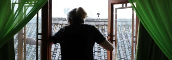 开暖气太闷怎么办