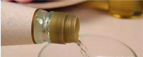 如何清除墙壁上的蜡笔痕迹