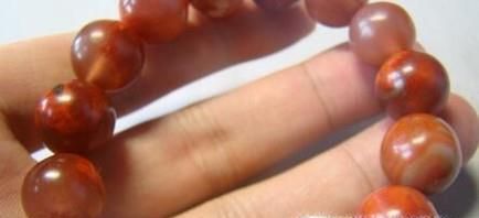 如何挑选南红手串