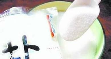 衣服染上了颜色怎么清洗？