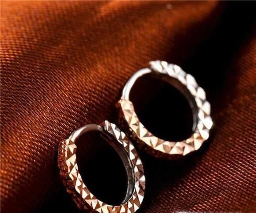 18K和AU750的区别