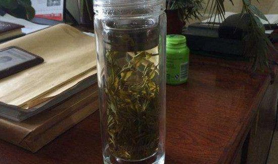 保温杯可以泡金银花吗