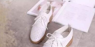 如何去除白鞋的黄色污渍和袜子的臭味