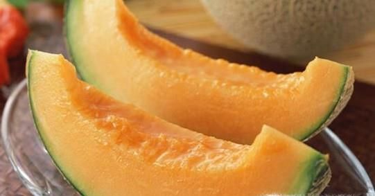 哈密瓜的功效和作用有哪些？如果挑选哈密瓜