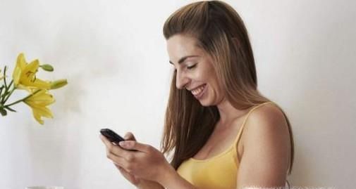 为什么社交软件上打招呼总以你在干嘛为开头？