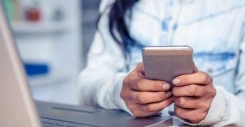 为什么社交软件上打招呼总以你在干嘛为开头？