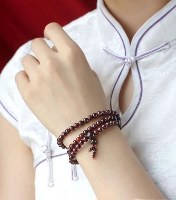 石榴石手链有哪些作用与功效