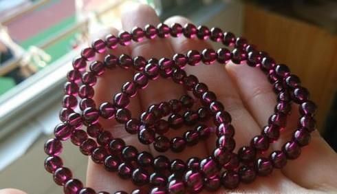 石榴石手链有哪些作用与功效