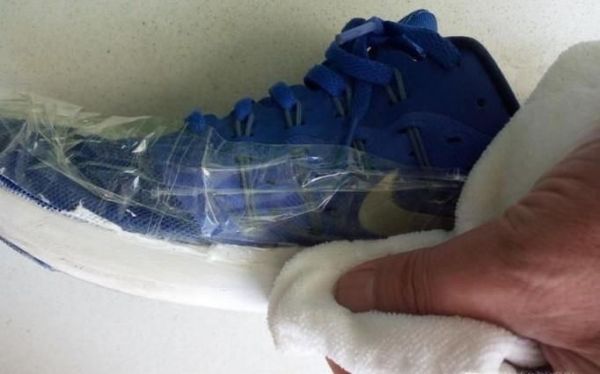 怎么刷白鞋边，白鞋边去污的方法