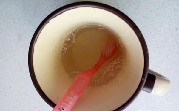 怎么刷白鞋边，白鞋边去污的方法